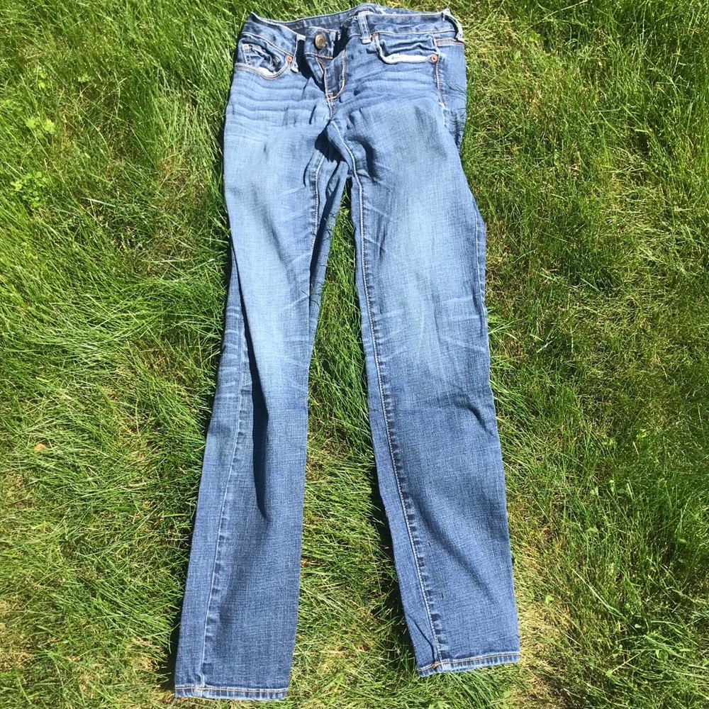 American Eagle Medium Wash Skinny Jeans